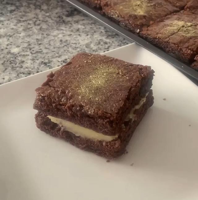 Brownie com cobertura de coco